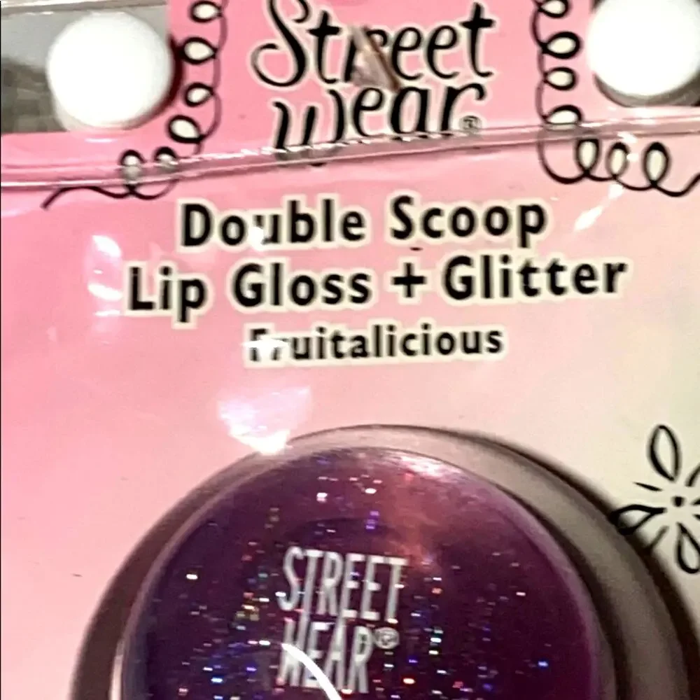 Double Scoop LIP GLOSS + GLITTER Street Wear Frutalicious Body Glitz Purple NEW